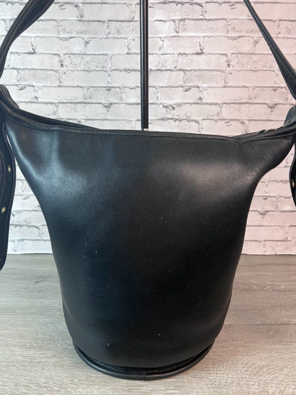 Authentic Coach 9953 Helen Legacy Black Leather  Duffle Bucket Shoulder Bag - Picture 3 of 8